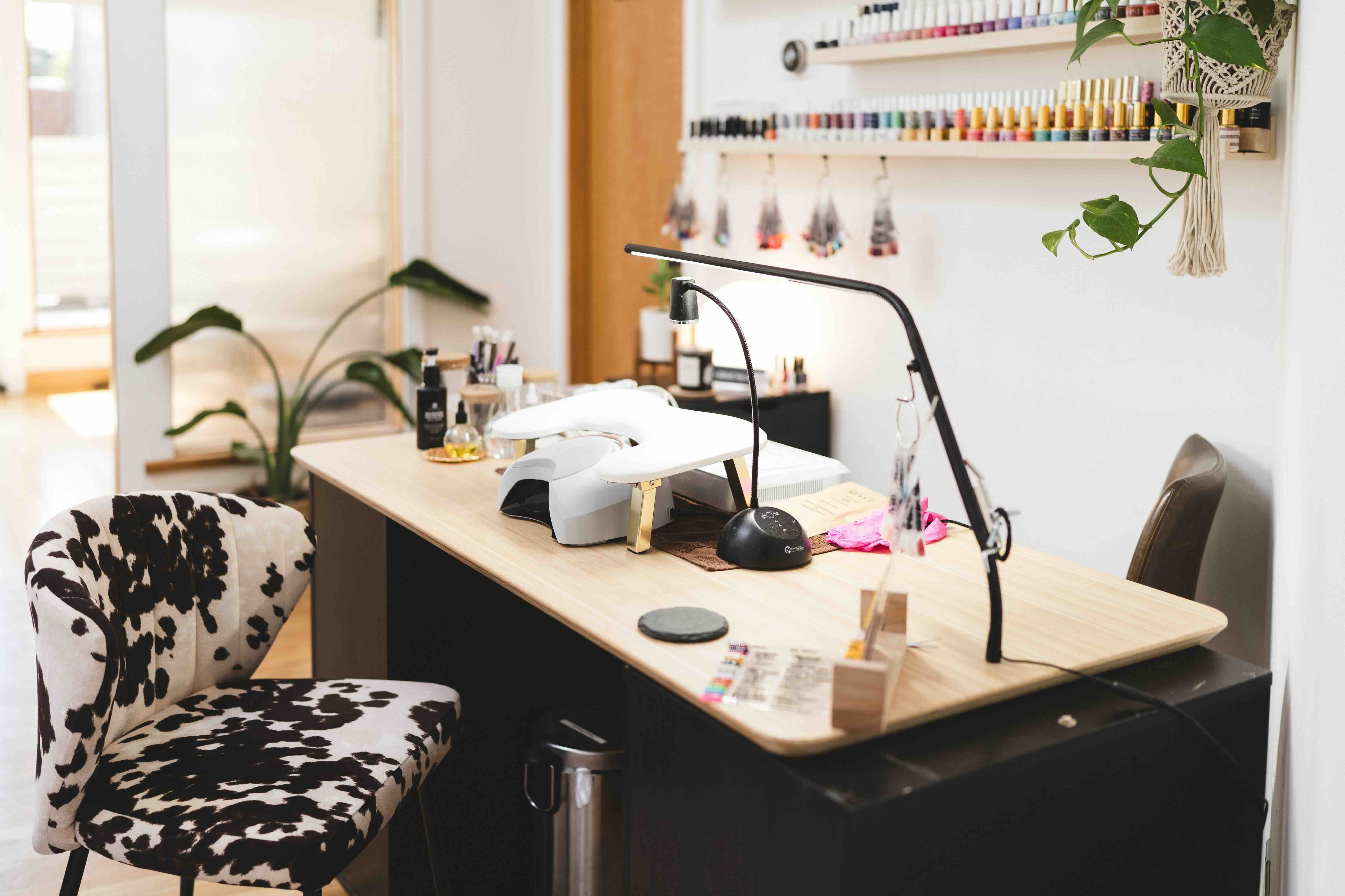 Nail technician work station